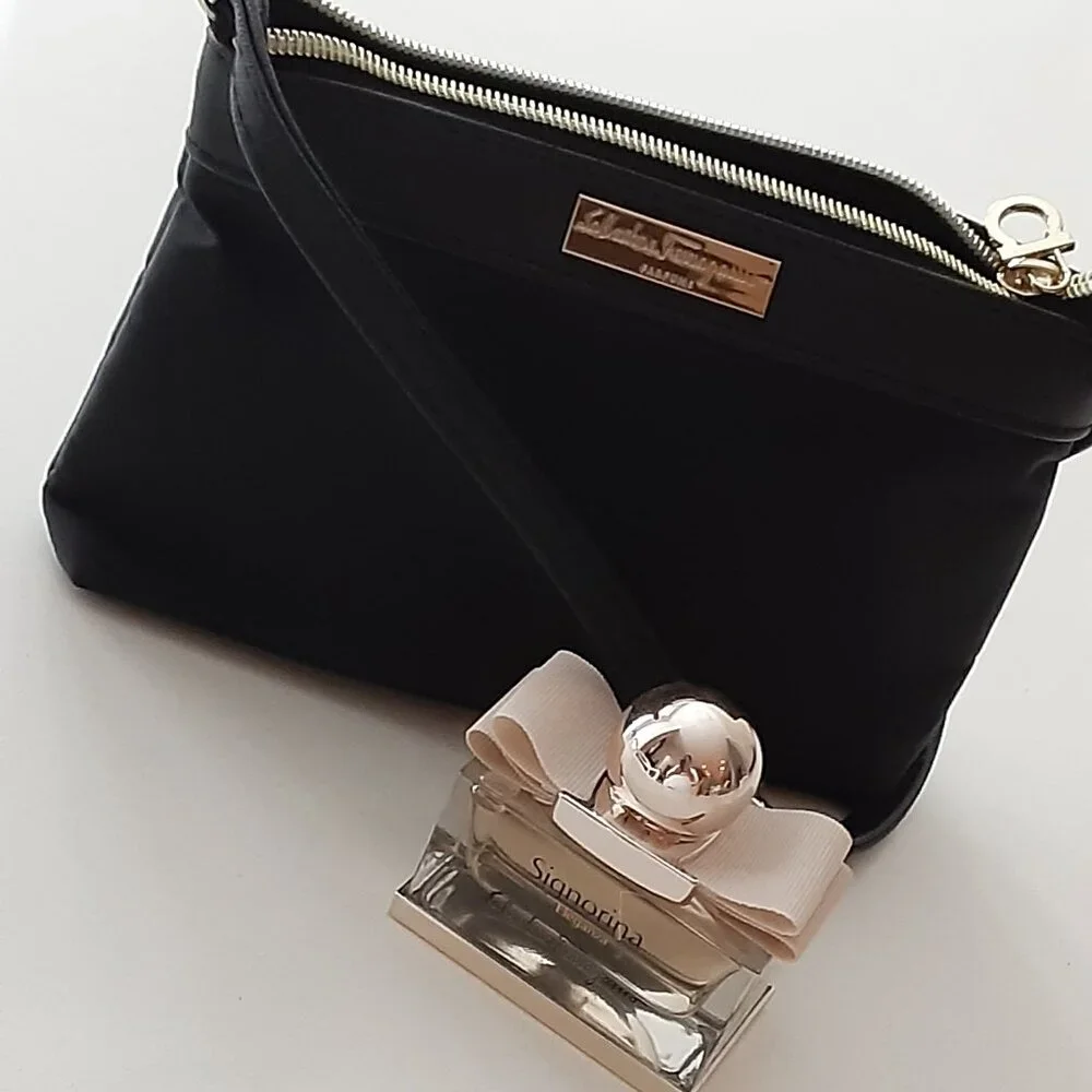 Signorina by Salvatore Ferragamo 30 ml scent with Black Mini Bag -NWOT